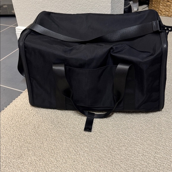 Fabletics Black Duffel Bag for Men - Picture 2 of 4